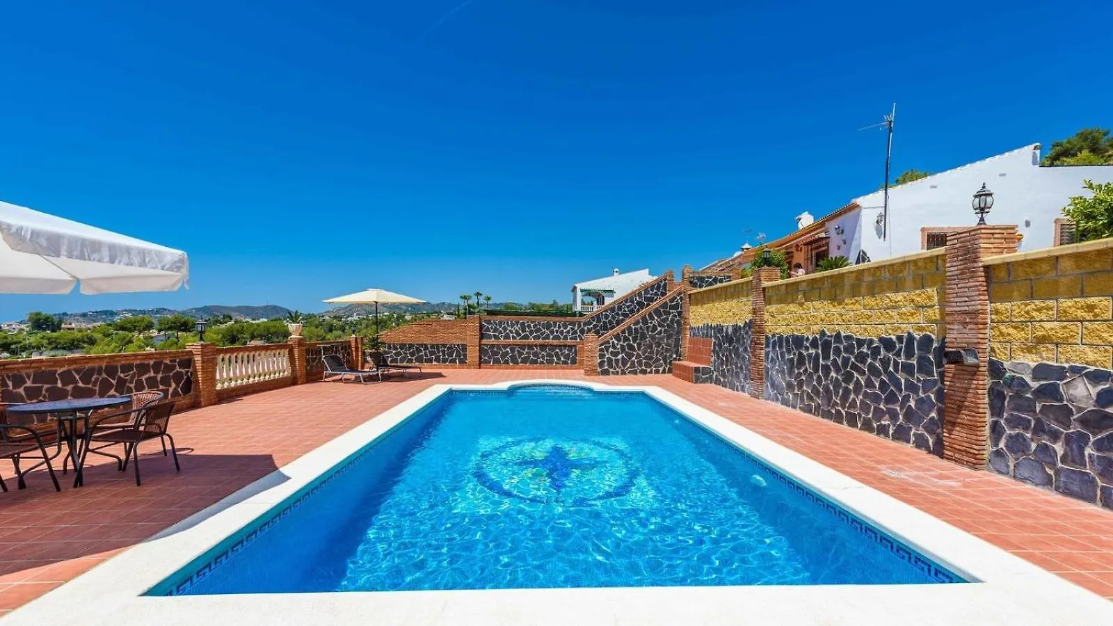 Villa Martin Nerja By Ruralidays 0*,